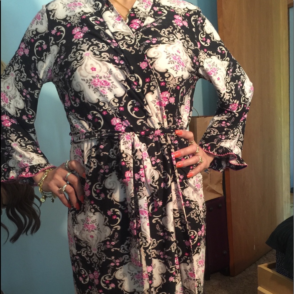 Robes - Picture 3 of 4